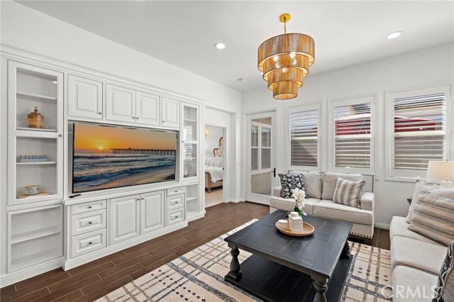 MLS #OC25258232 image #9