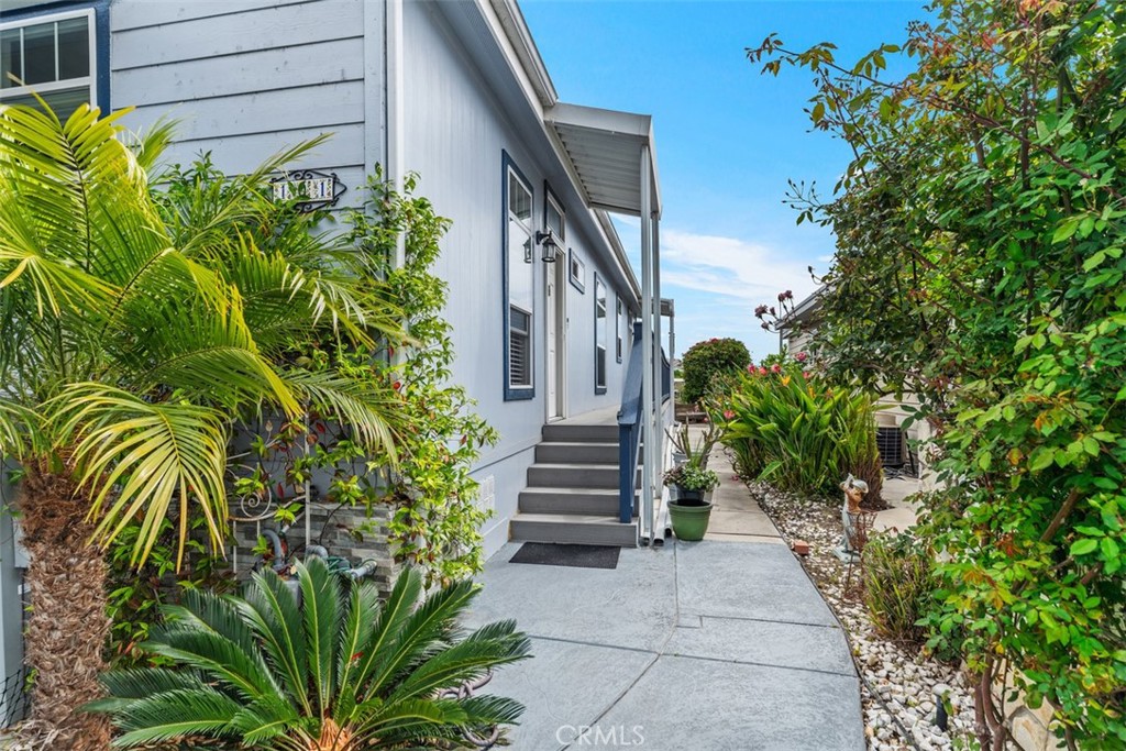 MLS #OC25258233 image #30