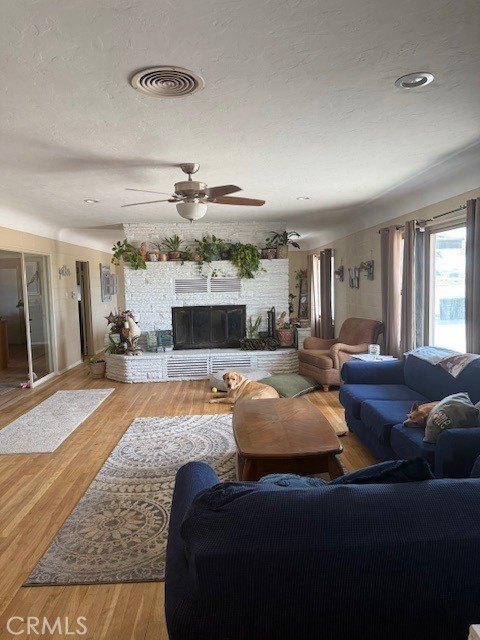 MLS #OC25258300 image #1