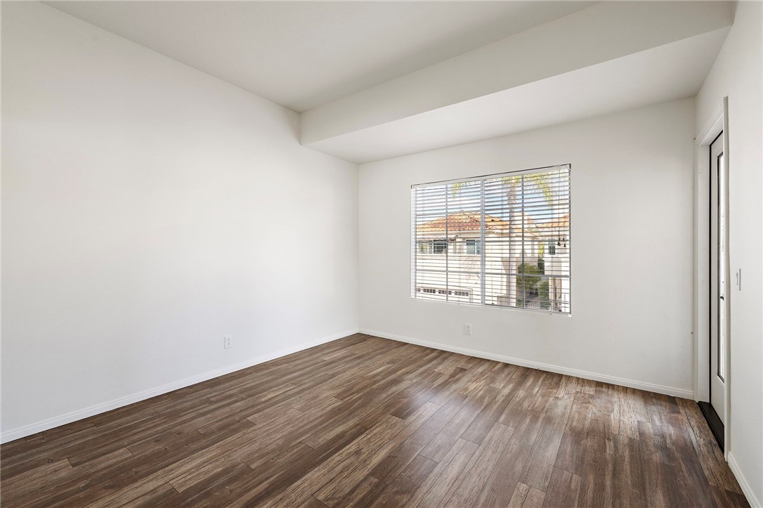 MLS #OC25258401 image #10