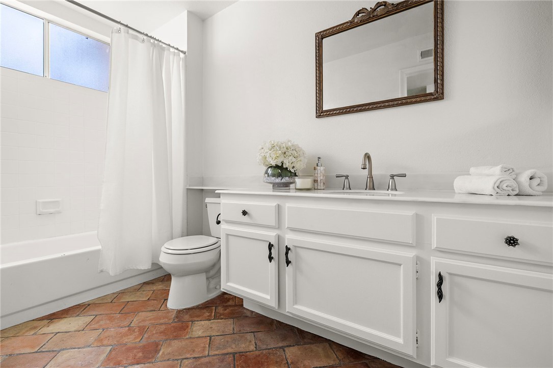 MLS #OC25258401 image #12