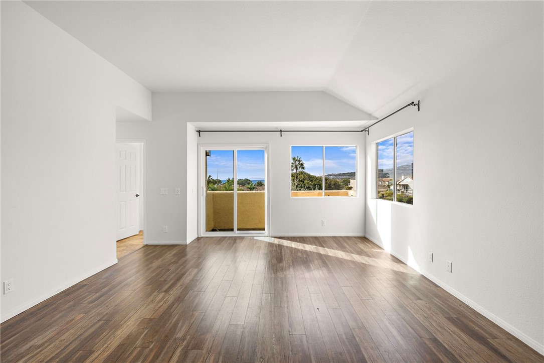 MLS #OC25258401 image #13