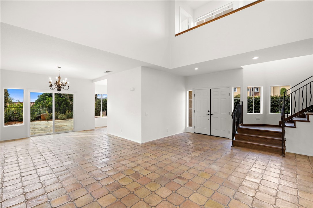 MLS #OC25258401 image #2