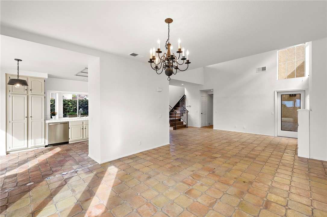 MLS #OC25258401 image #3