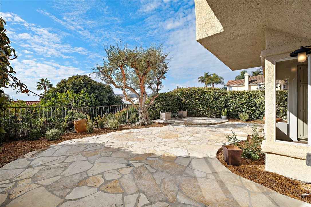 MLS #OC25258401 image #7