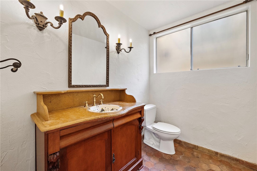 MLS #OC25258401 image #9