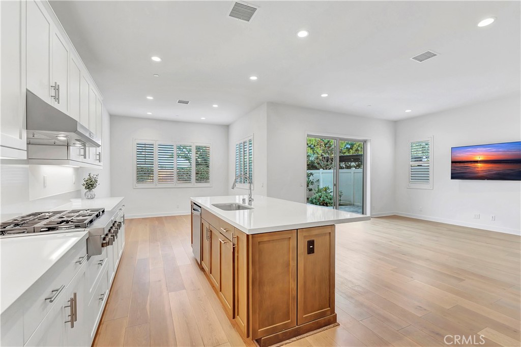 MLS #OC25258424 image #12