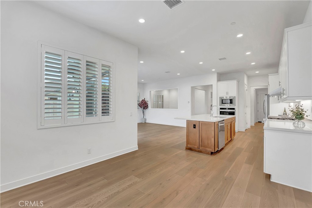 MLS #OC25258424 image #13