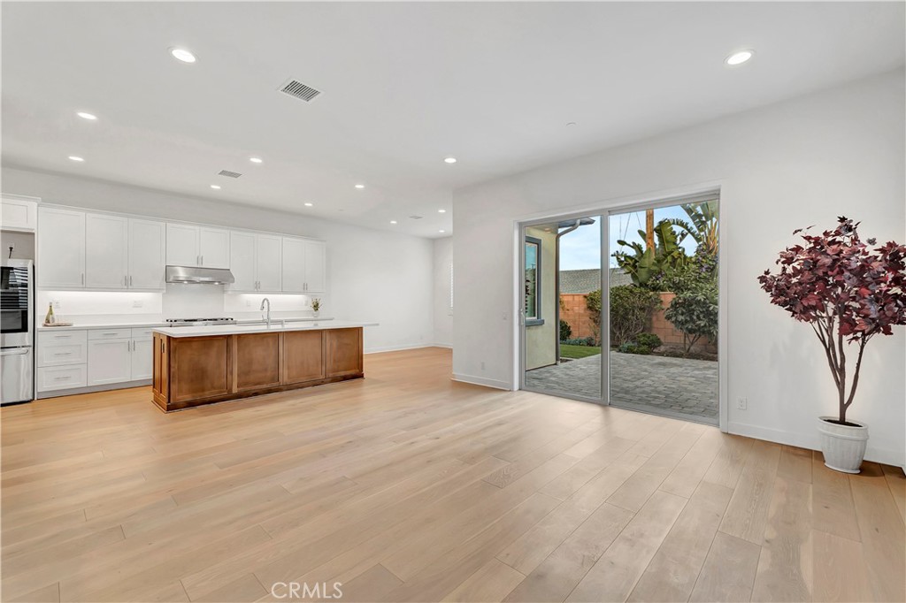 MLS #OC25258424 image #14