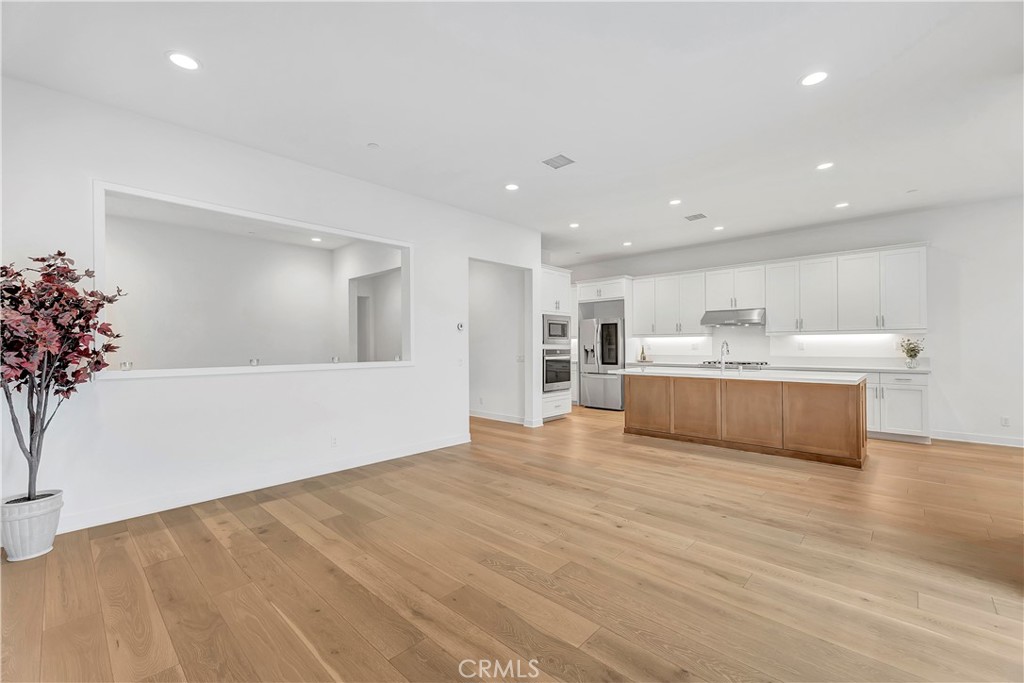 MLS #OC25258424 image #18