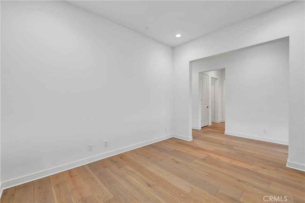 MLS #OC25258424 image #21