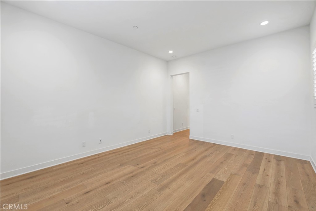 MLS #OC25258424 image #29