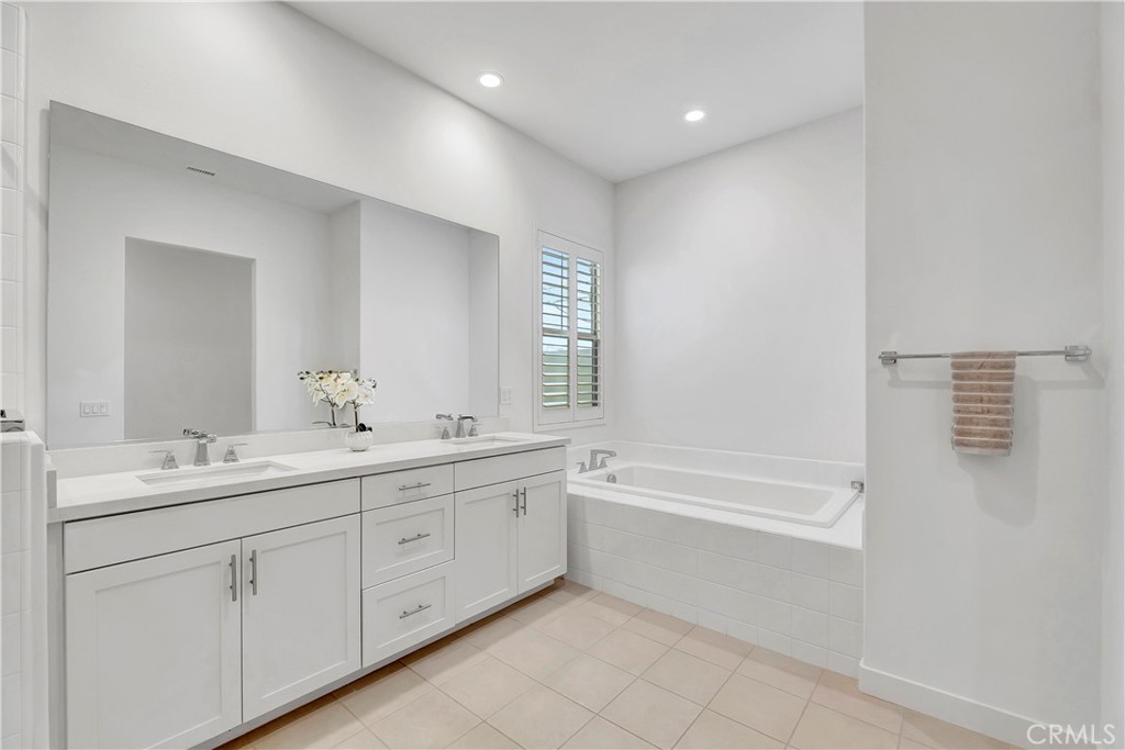 MLS #OC25258424 image #31