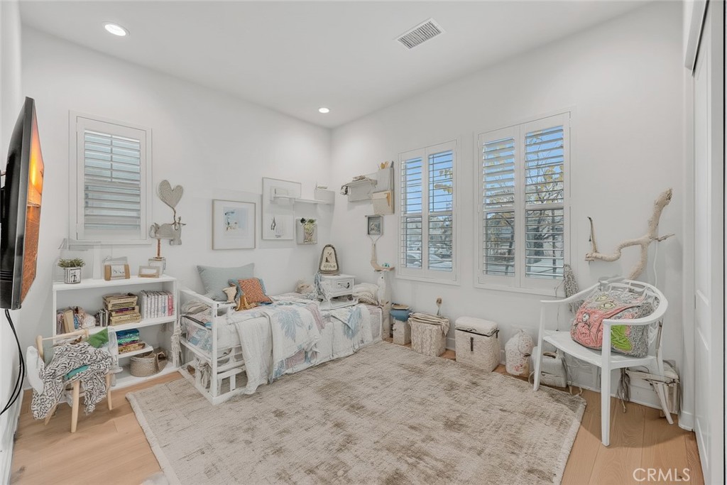 MLS #OC25258424 image #36