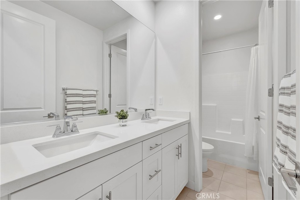 MLS #OC25258424 image #39