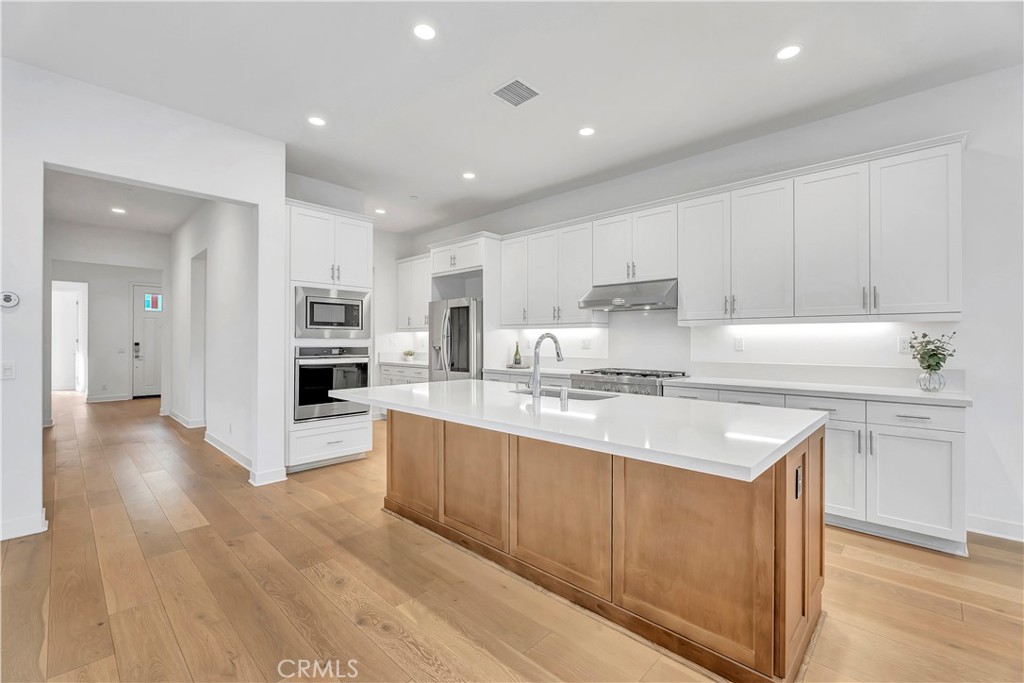 MLS #OC25258424 image #8