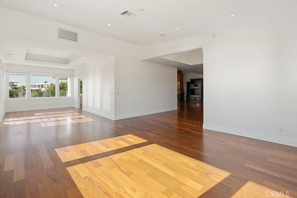 MLS #OC25258468 image #10