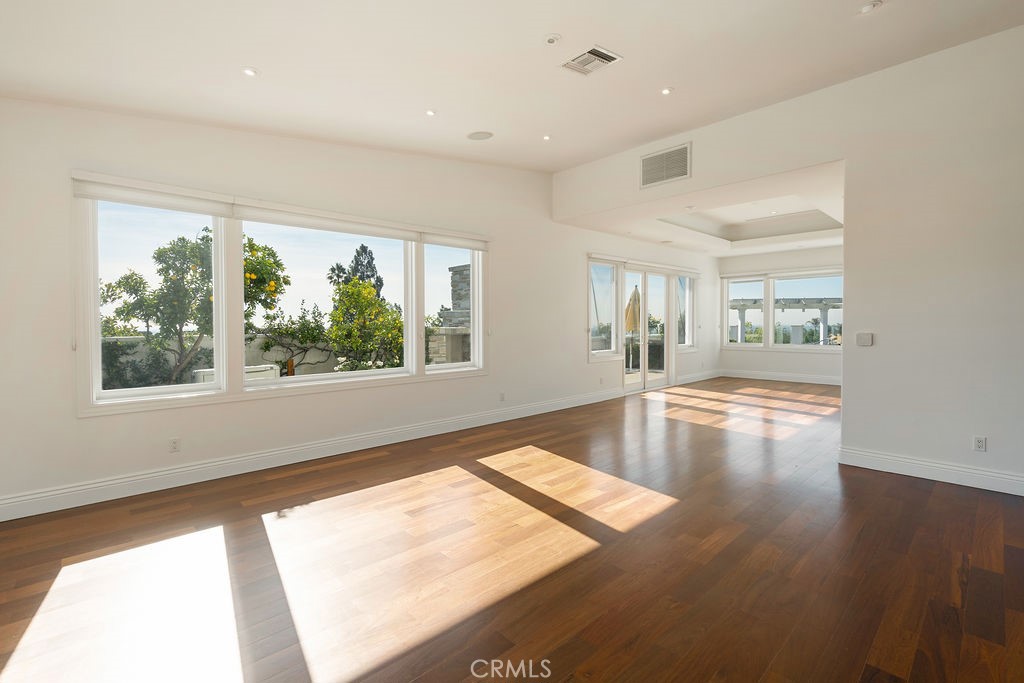 MLS #OC25258468 image #9