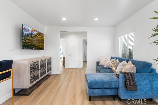 MLS #OC25258483 image #6