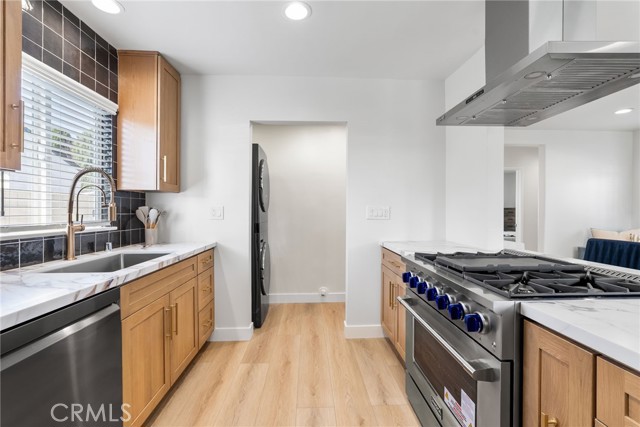 MLS #OC25258483 image #9