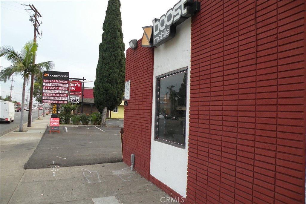 MLS #OC25258495 image #1