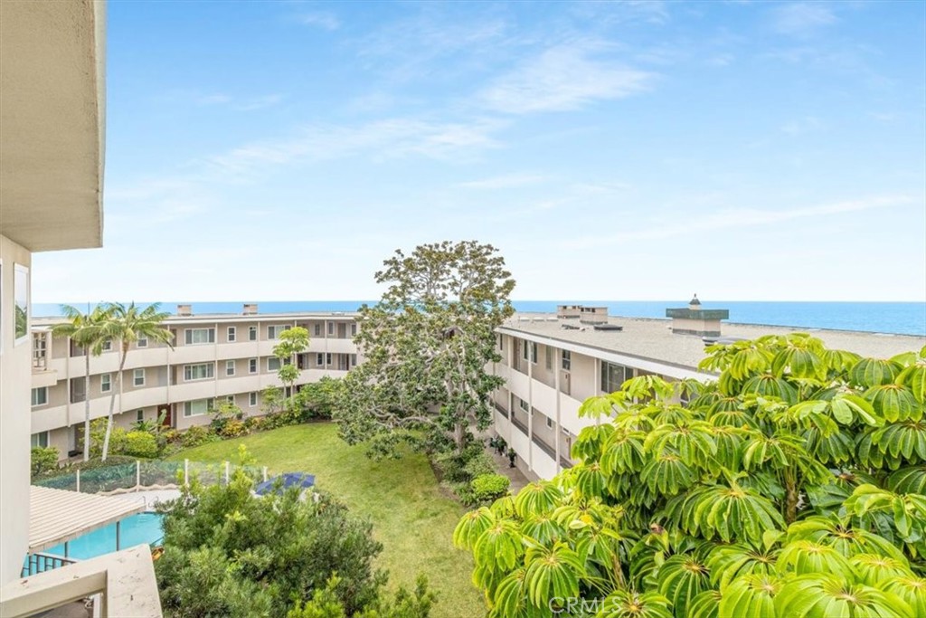 MLS #OC25258519 image #0