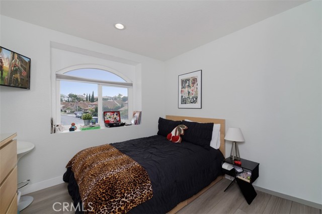 MLS #OC25258568 image #16