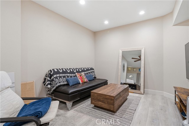 MLS #OC25258591 image #1