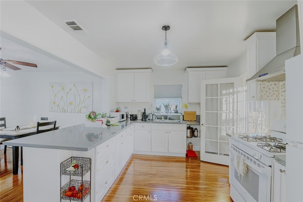 MLS #OC25258593 image #11