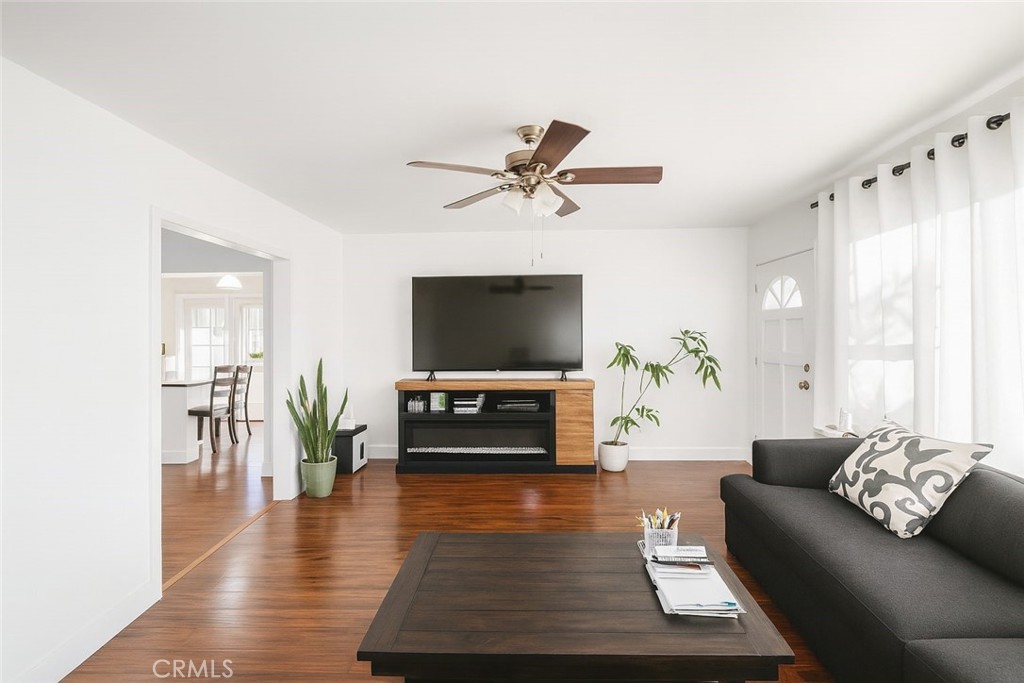 MLS #OC25258593 image #3