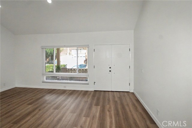 MLS #OC25258618 image #5