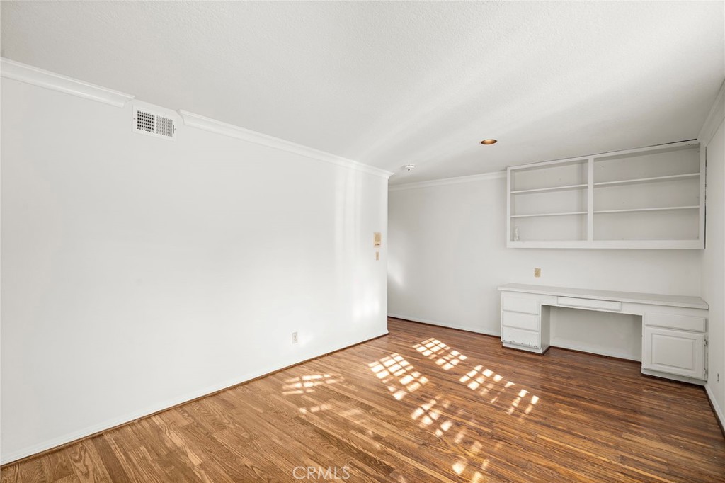 MLS #OC25258635 image #28