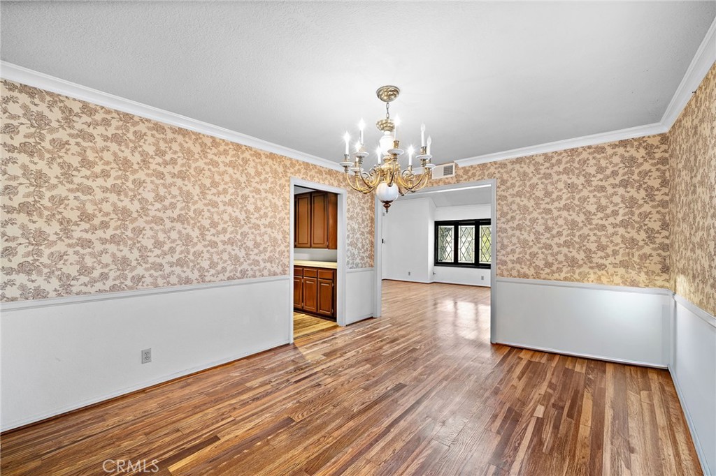 MLS #OC25258635 image #8