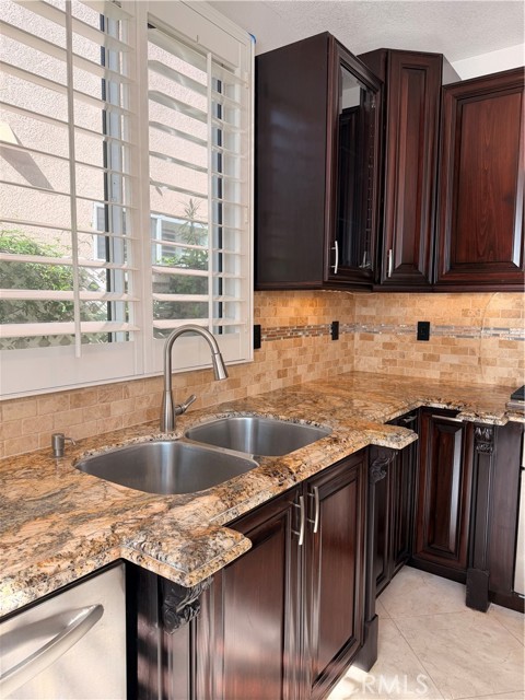 MLS #OC25258651 image #12