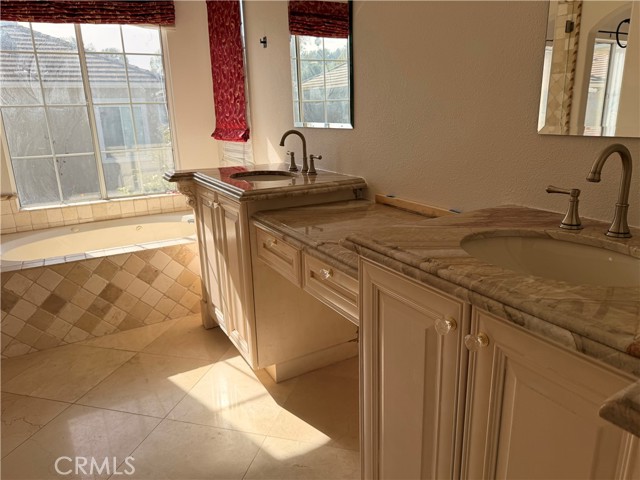 MLS #OC25258651 image #24