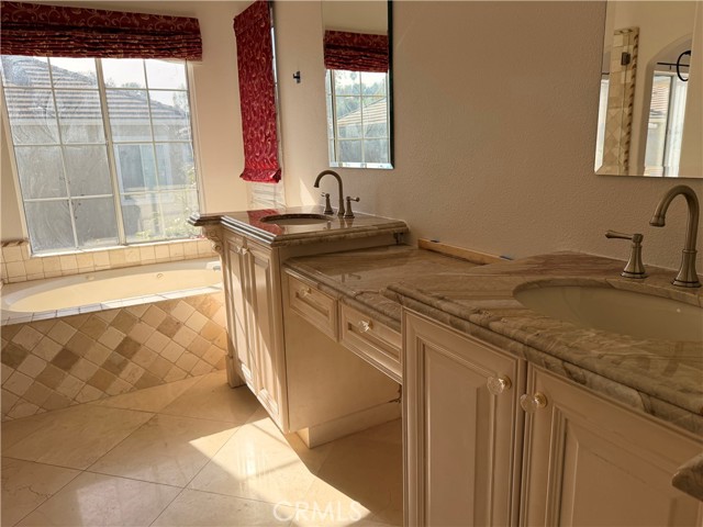 MLS #OC25258651 image #27