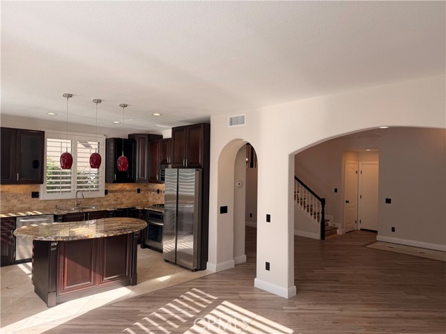 MLS #OC25258651 image #8