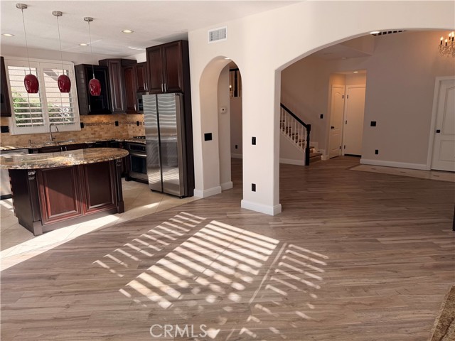 MLS #OC25258651 image #9