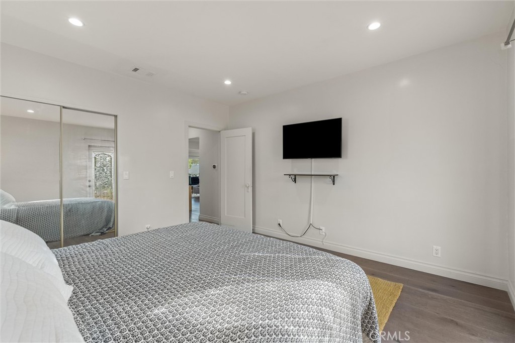 MLS #OC25258695 image #19