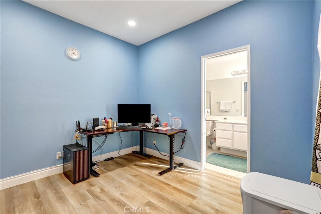 MLS #OC25258718 image #9