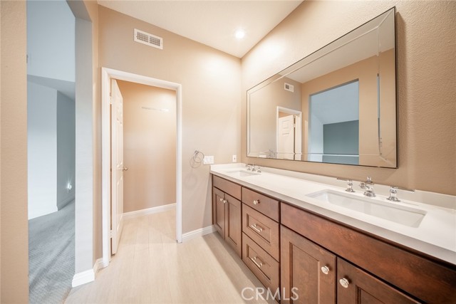 MLS #OC25258758 image #15