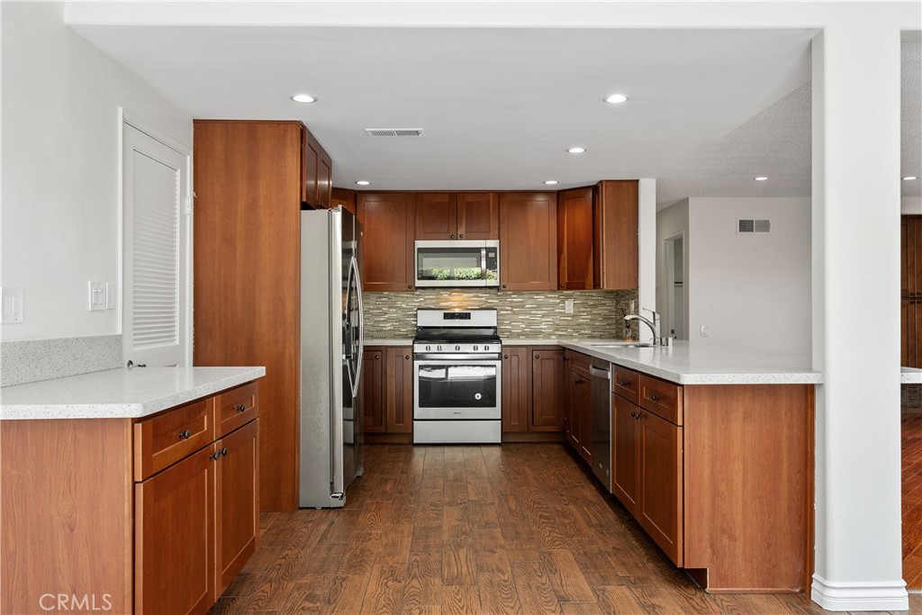 MLS #OC25258778 image #10