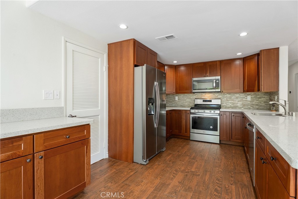 MLS #OC25258778 image #12