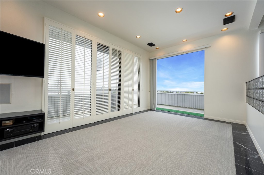 MLS #OC25258782 image #11