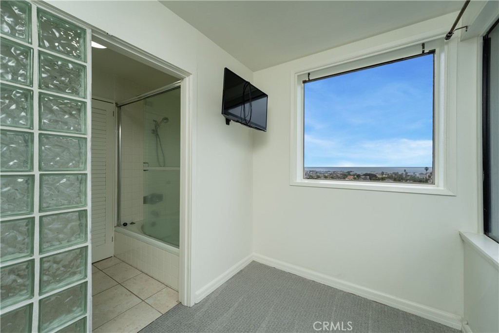 MLS #OC25258782 image #33