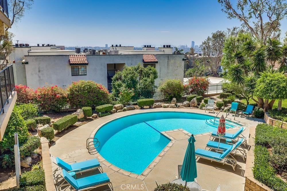 MLS #OC25258786 image #1