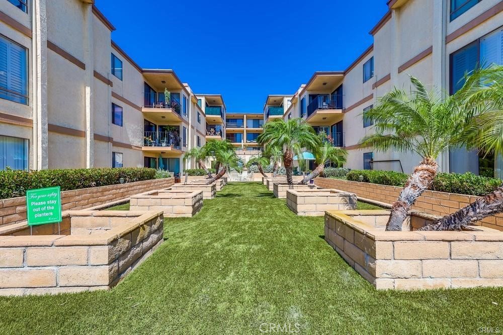 MLS #OC25258786 image #24