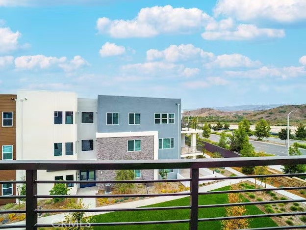 MLS #OC25258787 image #1