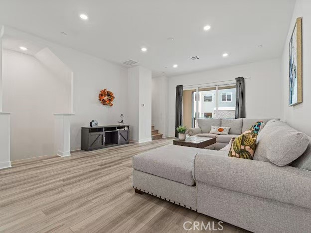 MLS #OC25258787 image #27