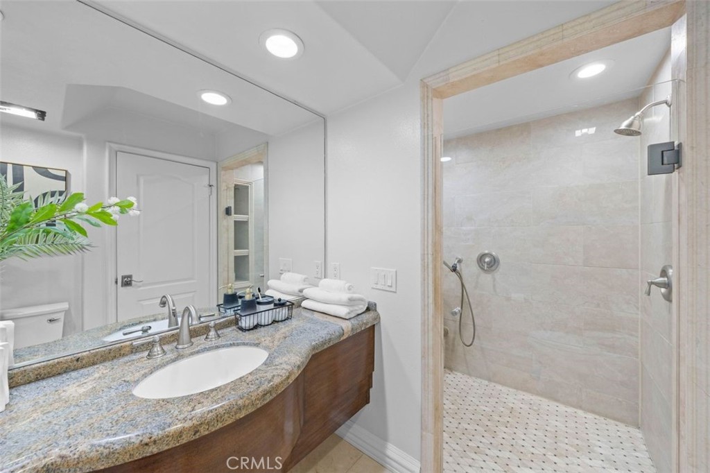 MLS #OC25258799 image #11